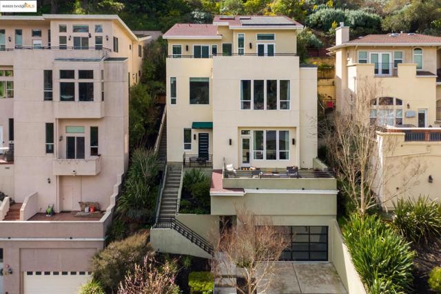 205 Sheridan RD, Oakland CA: https://media.crmls.org/mediaz/ce23e55f-8dc1-45cd-b921-caab541810f5.jpg