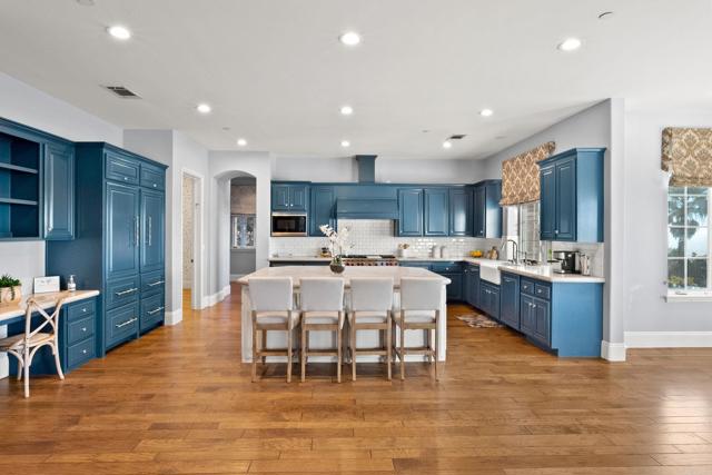 3401 Adams Run, Encinitas CA: https://media.crmls.org/mediaz/ce23f8db-dbb0-475f-81da-b3eb7e3bdd0e.jpg