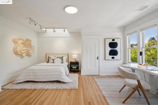 2732 Stuart St, Berkeley CA: https://media.crmls.org/mediaz/ce2453b6-8bc7-42e5-95a9-e5a4b98ab55f.jpg
