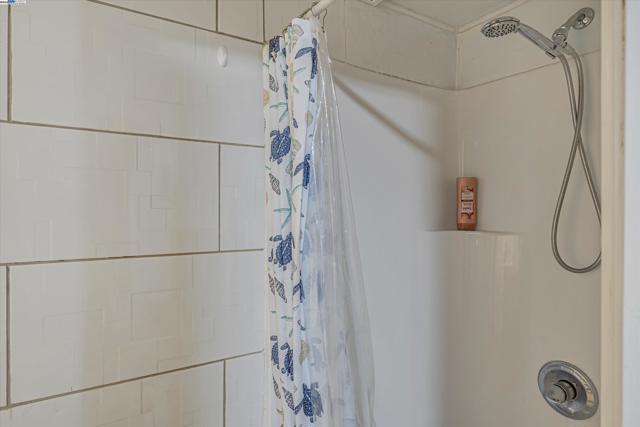 Image 41 of 55 For 370 Appian Way