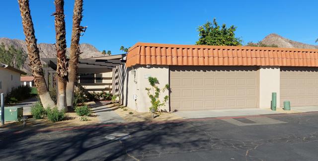 49091 Washington Street, La Quinta CA: https://media.crmls.org/mediaz/ce264760-7338-4798-b431-423597cc73c3.jpg