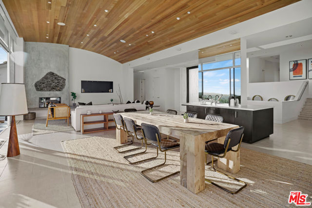 27454 Winding Way, Malibu CA: https://media.crmls.org/mediaz/ce266864-061f-40f1-848e-7e1f0a168de1.jpg