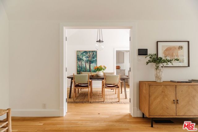 226 N Arden Boulevard, Los Angeles CA: https://media.crmls.org/mediaz/ce269c10-4a50-4b63-80d1-e92b43863451.jpg