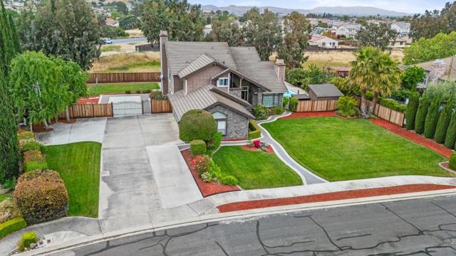 151 Tierra Del Sol, Hollister CA: https://media.crmls.org/mediaz/ce26d1e0-ffc6-4d26-8363-eec21237fc07.jpg