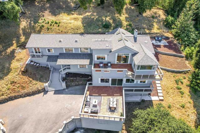 102 Castlewood Dr, Pleasanton CA: https://media.crmls.org/mediaz/ce26d5c4-7783-4166-b85b-549419f9ed09.jpg