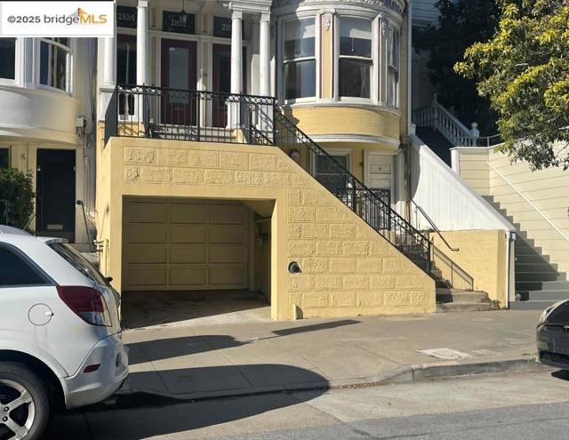 2854 Sacramento St, San Francisco CA: https://media.crmls.org/mediaz/ce275488-8647-40e5-9d36-a95e4eb4025a.jpg