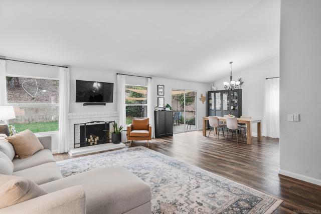 10226 Julio Pl, Santee CA: https://media.crmls.org/mediaz/ce27b8f8-b307-4cd7-8f6b-c692815d8a58.jpg