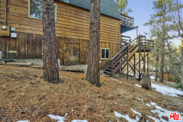 612 Kean Way, Big Bear City CA: https://media.crmls.org/mediaz/ce27f27e-9fc3-4590-8c83-3e3d5c3a2151.jpg