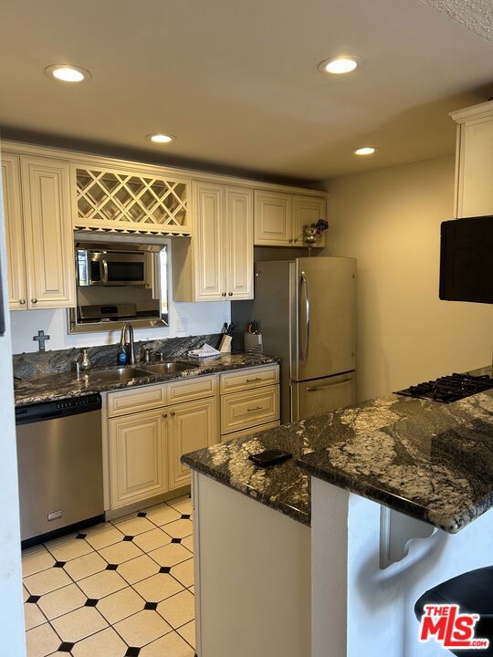 6600 Warner Avenue, Huntington Beach CA: https://media.crmls.org/mediaz/ce27f4dc-978a-4502-ad86-075b40b4e8a3.jpg
