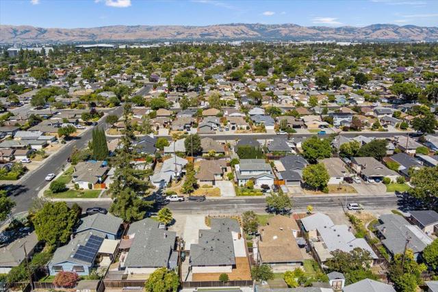 2206 San Antonio Place, Santa Clara CA: https://media.crmls.org/mediaz/ce283ff7-9aa7-4afb-b74f-89a3b3135ebf.jpg