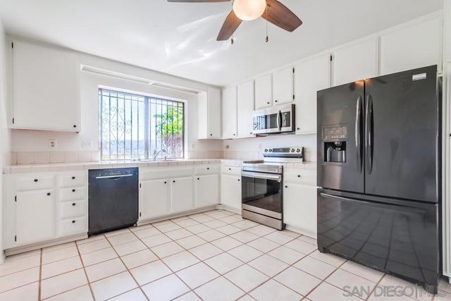 3773 Catamarca Dr, San Diego CA: https://media.crmls.org/mediaz/ce28caf6-1cc0-4dfe-a2d1-2255c325d219.jpg