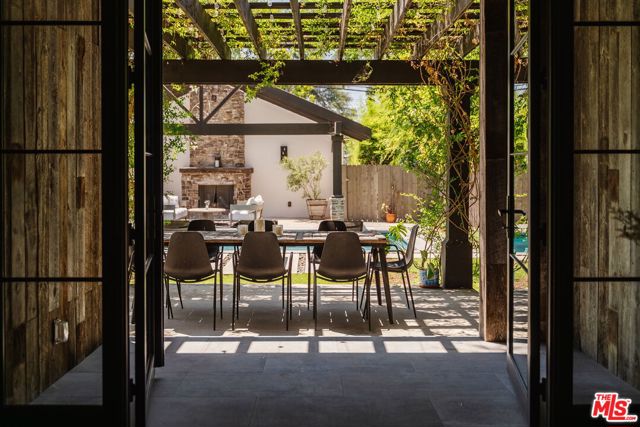 11734 Huston Street, Valley Village CA: https://media.crmls.org/mediaz/ce294a16-84f6-4495-9871-e265b5a84e5d.jpg