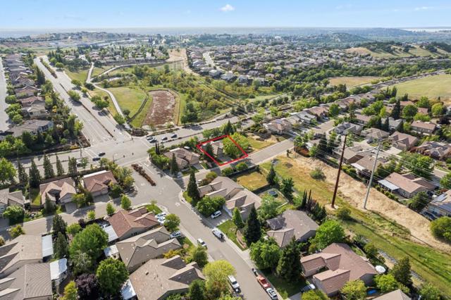 505 Porter Court, Folsom CA: https://media.crmls.org/mediaz/ce2ad0f3-3b7f-41dd-b86a-7e8182d60c6e.jpg