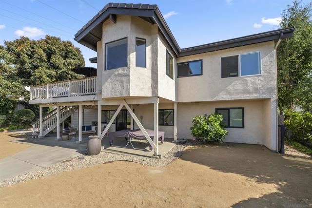 17924 Saint Andrews Dr, Poway CA: https://media.crmls.org/mediaz/ce2b1ce8-712a-40d0-ae0f-d2409cc4ad5d.jpg