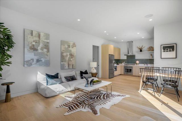 88 Tuscaloosa Avenue, Atherton CA: https://media.crmls.org/mediaz/ce2b6de9-b028-4088-a75c-e2cf88f6c345.jpg