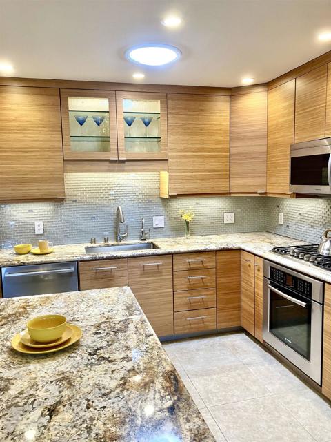 Detail Gallery Image 11 of 51 For 5447 Por Techo Ct, San Diego,  CA 92124 - 6 Beds | 3 Baths