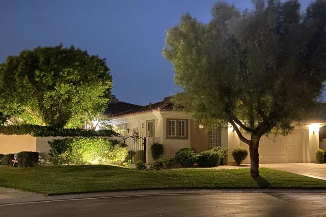 50500 Cypress Point Drive, La Quinta CA: https://media.crmls.org/mediaz/ce2c17bb-a26f-4eee-9d2f-33ad3ddee9c6.jpg