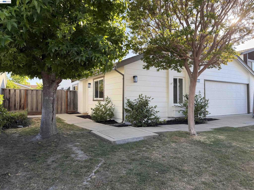 4162 Polonius Cir