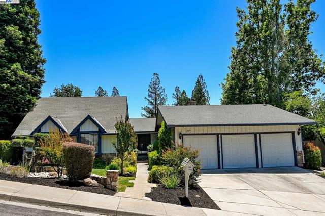 211 Arthur Ct