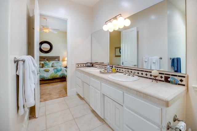 2860 Via Rancheros Way, Fallbrook CA: https://media.crmls.org/mediaz/ce2d493a-de5a-4ce4-8a69-44e90c6c220c.jpg