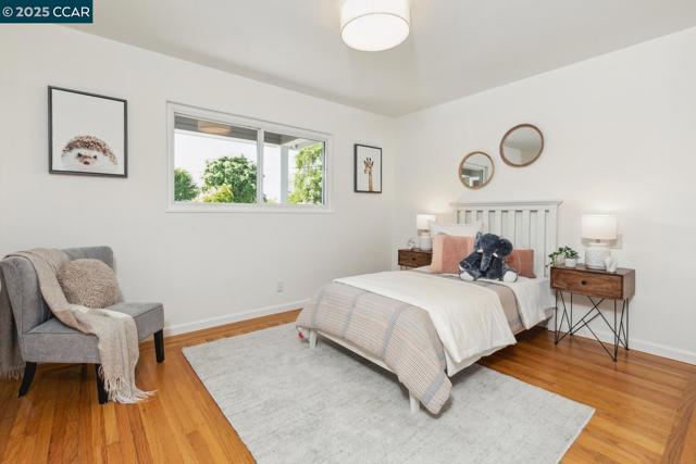 1100 Hillcrest Dr, Lafayette CA: https://media.crmls.org/mediaz/ce2d6e47-8942-4c64-8c29-ac4899bfcede.jpg
