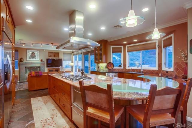 Detail Gallery Image 23 of 74 For 7046 via Ostiones, Carlsbad,  CA 92009 - 5 Beds | 3 Baths