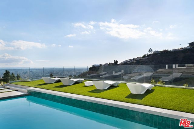 7868 Electra Drive, Los Angeles CA: https://media.crmls.org/mediaz/ce2e702c-2e9c-4b97-b535-43b1b51dc868.jpg
