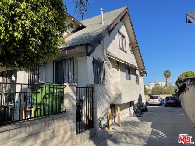 524 N Cummings Street, Los Angeles CA: https://media.crmls.org/mediaz/ce2e864a-c0ec-48ed-a9da-dca152755e46.jpg