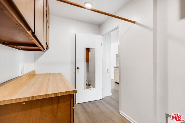 2324 Louella Avenue, Venice CA: https://media.crmls.org/mediaz/ce2f2698-00a6-4d6a-b53b-567887645a6d.jpg