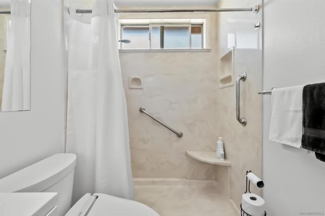 3719 Balboa Drive, Oceanside CA: https://media.crmls.org/mediaz/ce30ed83-6a28-4941-932a-87436357281f.jpg