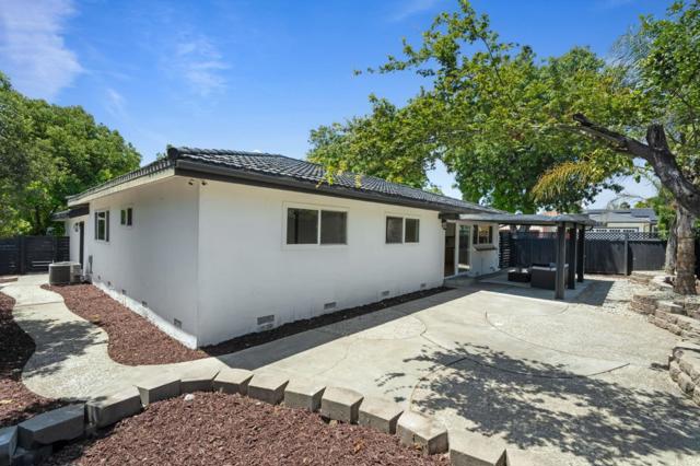 3516 Cuesta Drive, San Jose CA: https://media.crmls.org/mediaz/ce31792d-df35-4895-b061-20efb6ff1757.jpg