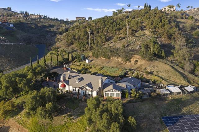 Detail Gallery Image 3 of 45 For 1160 Little Gopher Canyon, Vista,  CA 92084 - 3 Beds | 3/1 Baths