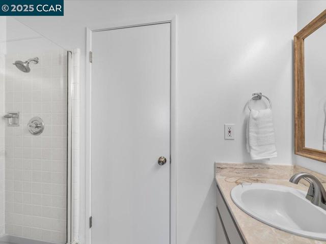 1818 Wildbrook Ct, Concord CA: https://media.crmls.org/mediaz/ce334aab-64da-4868-a92e-c6f3f70fa1ba.jpg