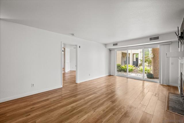 7283 Camino Degrazia Unit 11, San Diego, California 92111, 2 Bedrooms Bedrooms, ,2 BathroomsBathrooms,Condominium,For Sale,Camino Degrazia Unit 11,250036308SD