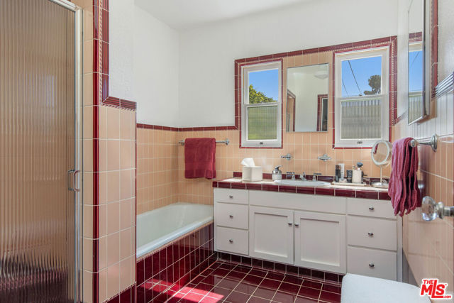 1628 Sycamore Avenue, Los Angeles, California 90019, 2 Bedrooms Bedrooms, ,1 BathroomBathrooms,Single Family Residence,For Sale,Sycamore,24372563