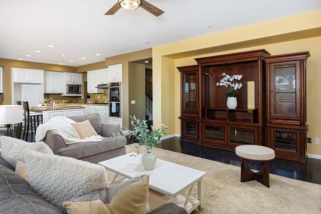 27002 Red Maple Street, Murrieta CA: https://media.crmls.org/mediaz/ce349d71-80a2-439f-a27a-8e8dc7401ee0.jpg