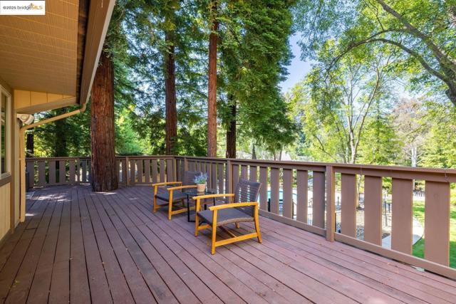 128 Alamo Sq, Alamo CA: https://media.crmls.org/mediaz/ce34f85a-7170-432f-9291-a210bbeaa0b0.jpg