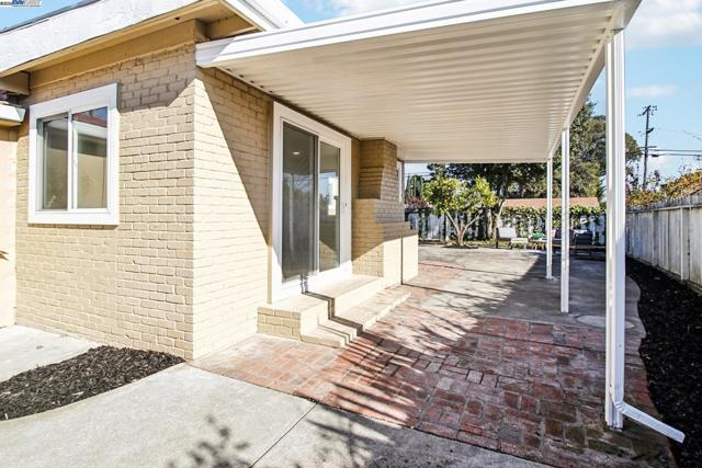 35593 Cleremont Dr, Newark CA: https://media.crmls.org/mediaz/ce351ac8-2261-457d-8ef5-ddc15d6fe28a.jpg