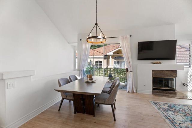 Detail Gallery Image 5 of 27 For 1 Matinee Ct, Aliso Viejo,  CA 92656 - 2 Beds | 2 Baths