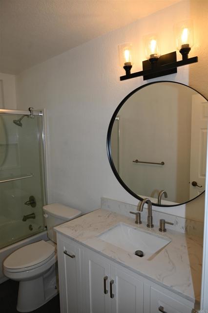 Detail Gallery Image 9 of 15 For 6706 Xana Way, Carlsbad,  CA 92009 - 4 Beds | 2/1 Baths
