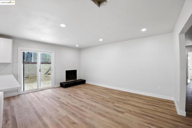 96 Coral Ln, Suisun City CA: https://media.crmls.org/mediaz/ce36e4b8-60a0-4d73-add6-e043518c9fee.jpg