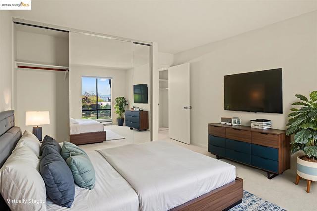 2 Commodore DR, Emeryville CA: https://media.crmls.org/mediaz/ce385608-1387-4aee-972f-94f92b4c9822.jpg