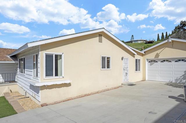 Detail Gallery Image 2 of 28 For 1003 Manchester, National City,  CA 91950 - 3 Beds | 2 Baths