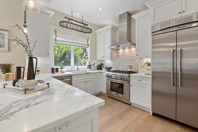 900 Roble Avenue, Menlo Park CA: https://media.crmls.org/mediaz/ce392825-bd62-471e-8a53-b503ced8271c.jpg