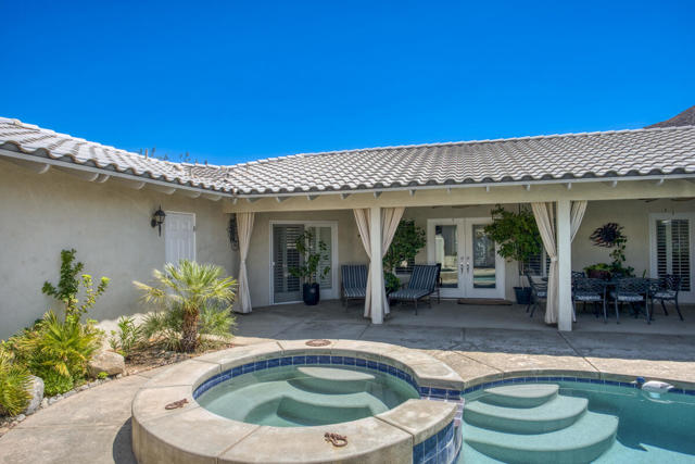 52775 Avenida Bermudas, La Quinta CA: https://media.crmls.org/mediaz/ce3940be-a7ca-4f69-ad80-befe2f5048b5.jpg