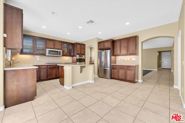 5611 Scharf Avenue, Fontana CA: https://media.crmls.org/mediaz/ce3963dd-eb4e-4b78-b26a-36c0238305ab.jpg