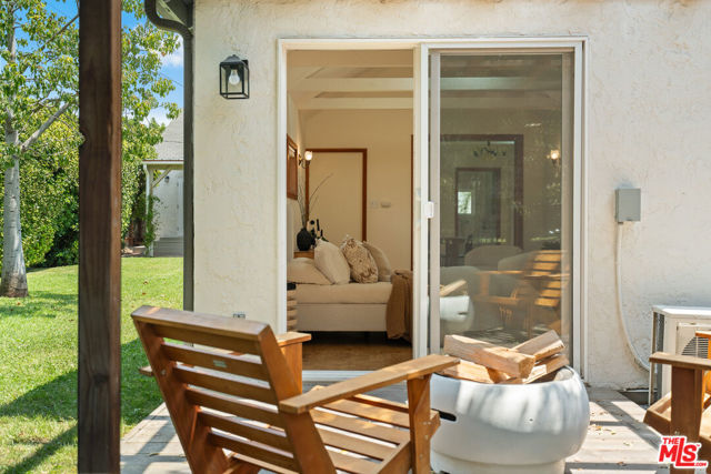 1511 Carmona Avenue, Los Angeles CA: https://media.crmls.org/mediaz/ce3983b8-6996-49ef-84d6-52f53c0d2e88.jpg