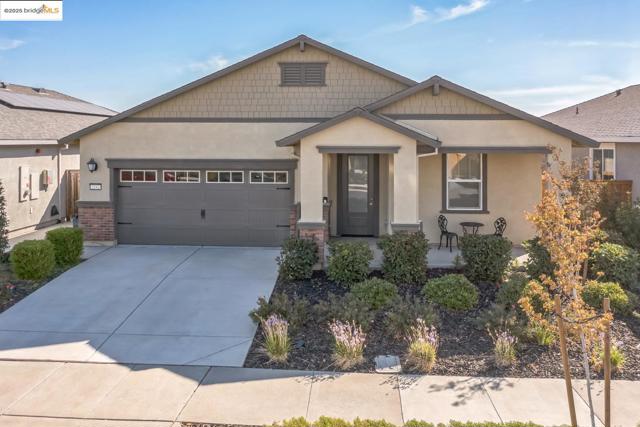 2242 Park PL, Rio Vista CA: https://media.crmls.org/mediaz/ce3b6bd0-7c2e-443d-84f5-a92b72f45719.jpg