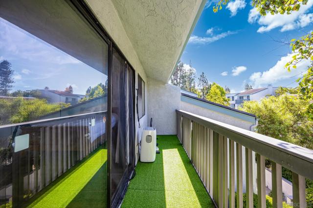 3236 Via Alicante, La Jolla CA: https://media.crmls.org/mediaz/ce3bea61-0316-4eb8-9656-50fd31049b9a.jpg