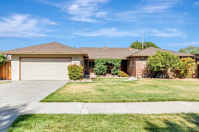 2905 Cambridge Drive, San Jose CA: https://media.crmls.org/mediaz/ce3bfb06-9501-40b9-a922-949326e280ca.jpg